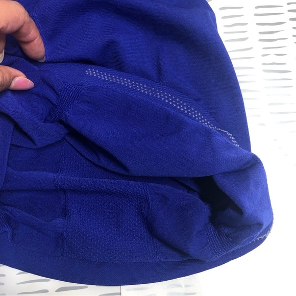 Athleta fitness top with elastic on the back and front - Picture 9 of 10